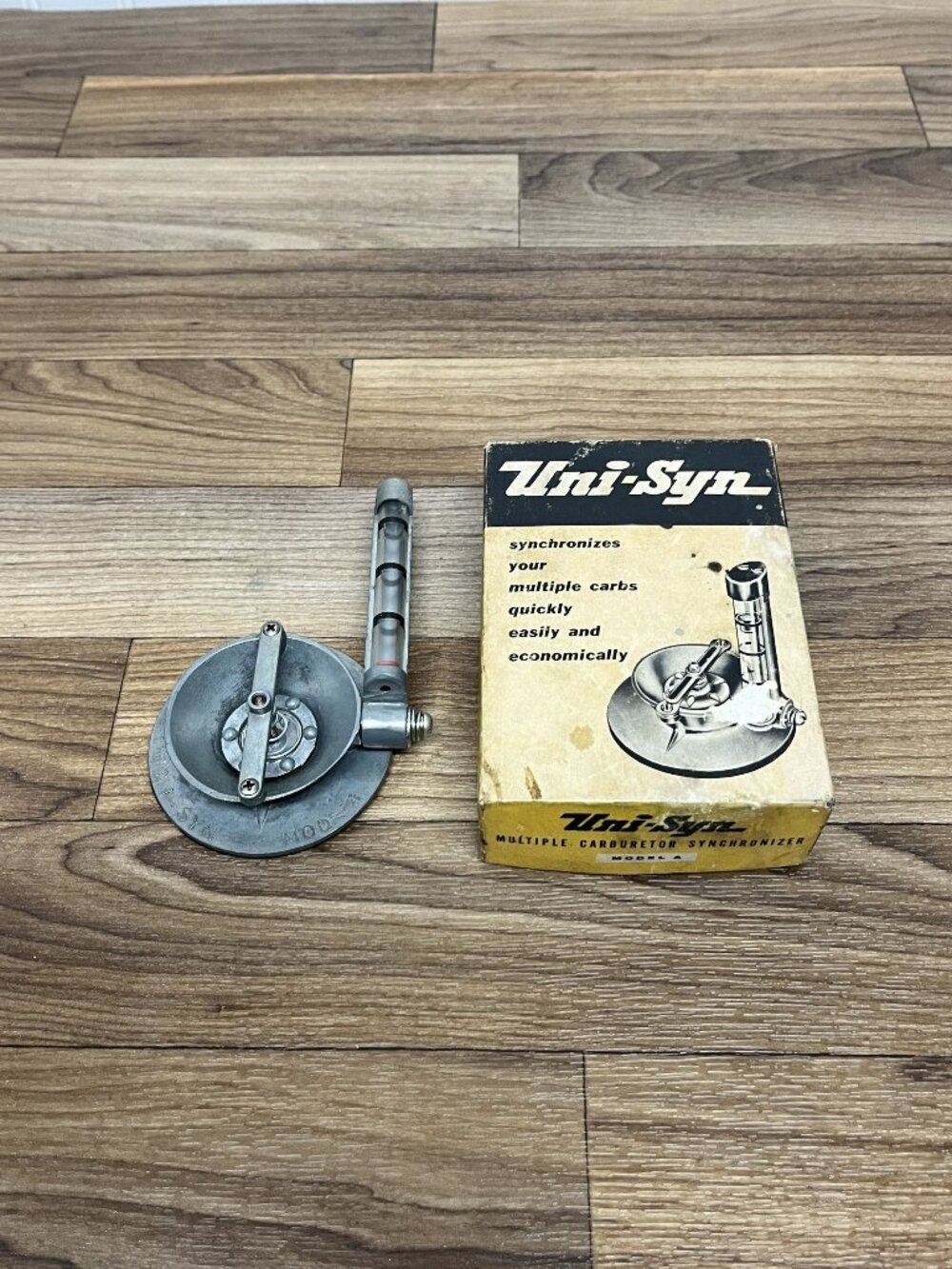 Uni-syn Multiple Carburetor Synchronizer in Original Box with Original Manual